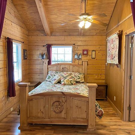A Peace Of Heaven Cabins And Rv Vanderpool Esterno foto