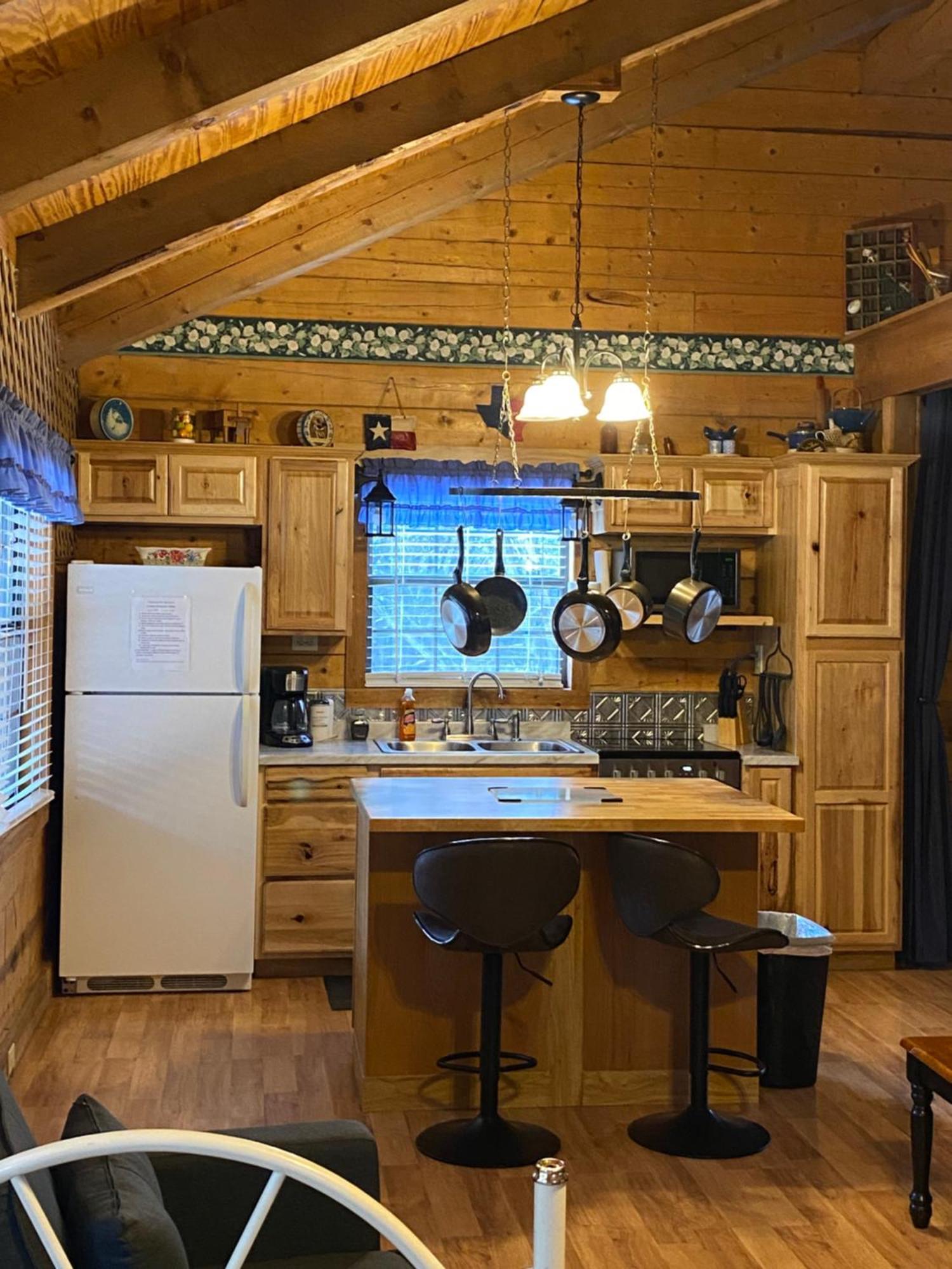 A Peace Of Heaven Cabins And Rv Vanderpool Esterno foto