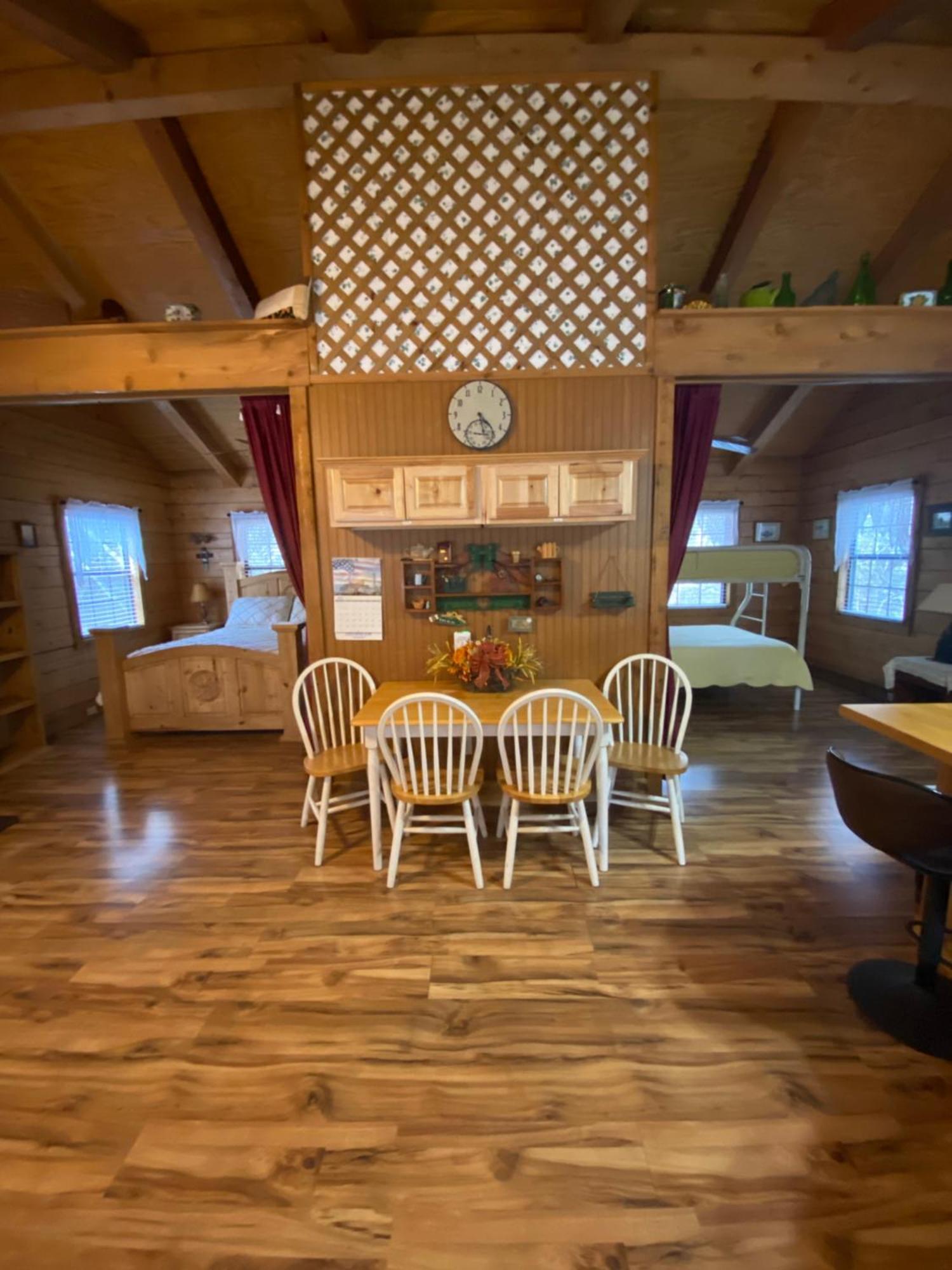 A Peace Of Heaven Cabins And Rv Vanderpool Esterno foto